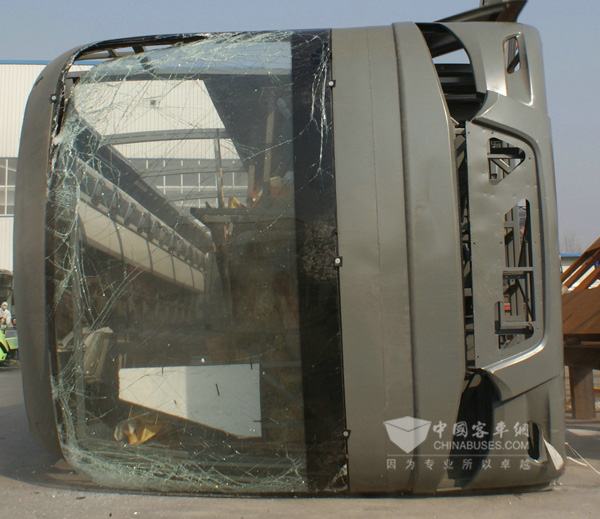 側翻后車輛