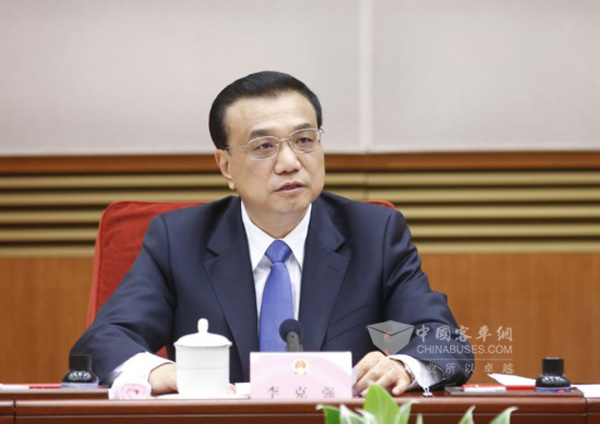 李克強主持召開國務院常務會議確定進一步支持新能源汽車產業(yè)的措施