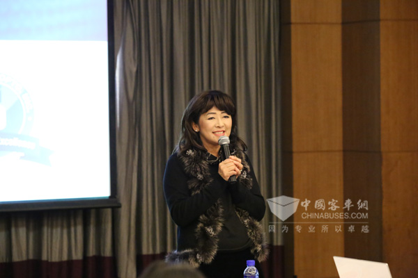 聯嘉光電董事長兼總經理黃昉鈺女士