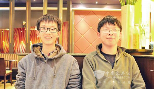 兩90后小伙癡迷研究廈門公交　成公交“活地圖”