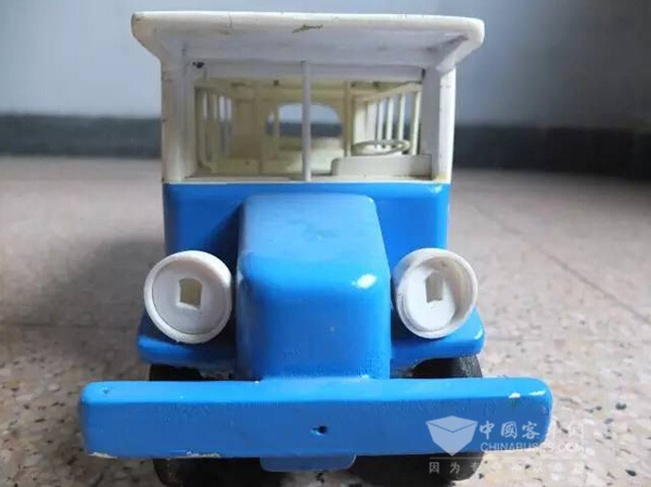 油奇缺時，頂著沼氣到處跑的“甲蟲”——沼氣車