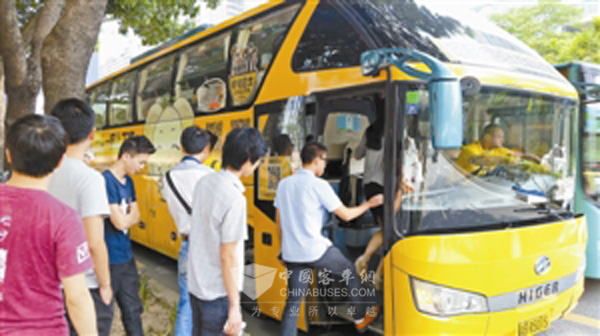 互聯網巴士成上班族出行“新寵”