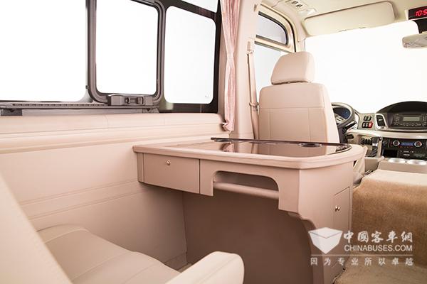 宇通T7高端公商務(wù)車(chē)內(nèi)飾