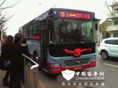 陜西榆林78輛新型環保公交車投運