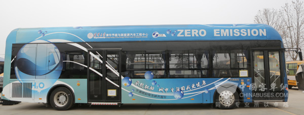 億華通與宇通客車研發的氫燃料電池城市公交車