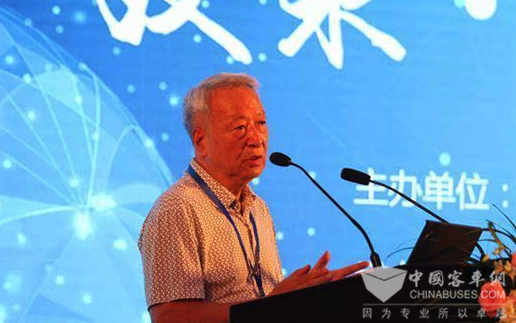 王秉剛：我國(guó)新能源汽車(chē)發(fā)展成績(jī)與問(wèn)題探討