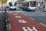 專用道“鵲巢鳩占”少多了 滬上公交車“提速”明顯