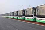 2000輛新能源公交車將駛?cè)敫鄢前傩丈? title=