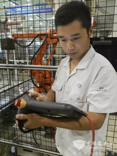 裝配車間設(shè)備工裝組維修工程師李進