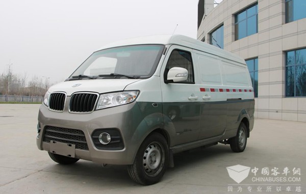 中通4.5米電動物流車