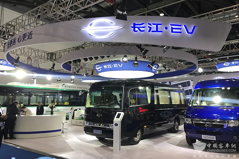 長江汽車展臺
