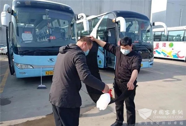 李小鵬：毫不放松精準(zhǔn)施策抓好疫情防控 積極穩(wěn)妥有力有序推動(dòng)復(fù)工復(fù)產(chǎn)