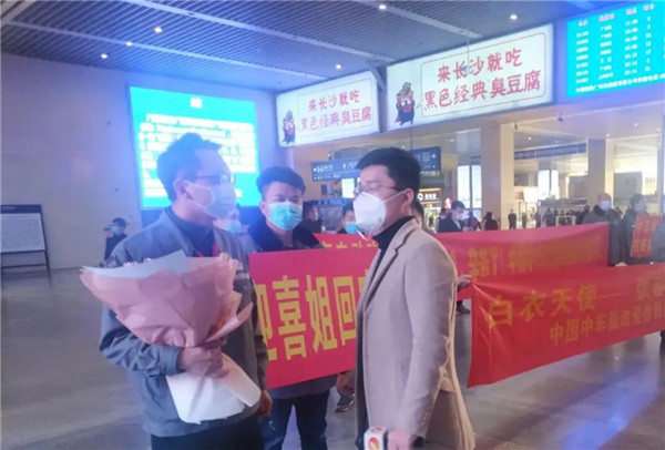 英雄凱旋，金銀潭“女神”，我們愛你!