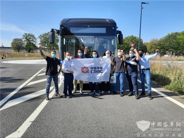 新華社喜訊：中車智慧巴士新年在巴黎開跑！