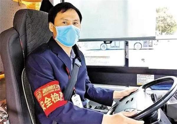 520公交駕駛員關(guān)愛日：理解與尊重同行 致敬默默奉獻(xiàn)的你