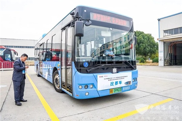 32位駕駛精英“巔峰對(duì)決” ！中車C10掀起安節(jié)駕駛“綠色風(fēng)潮”