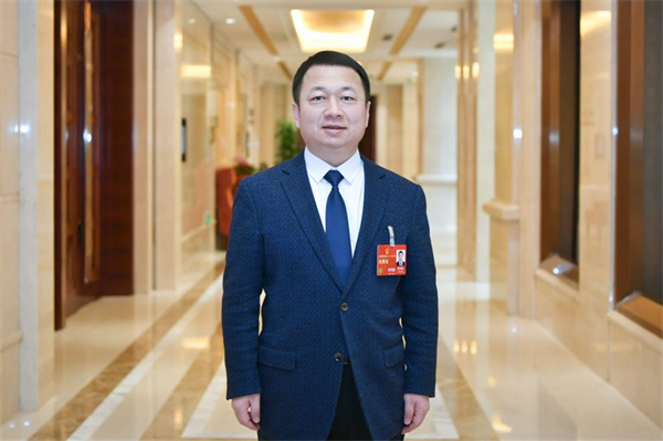 全國(guó)人大代表張國(guó)強(qiáng)：擴(kuò)大燃料電池汽車示范城市群、探索多元化氫源供給