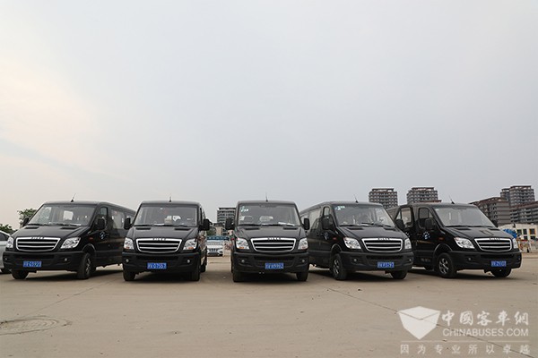 蘇州金龍 旅游客車 睿星車型 新川藏運業(yè)