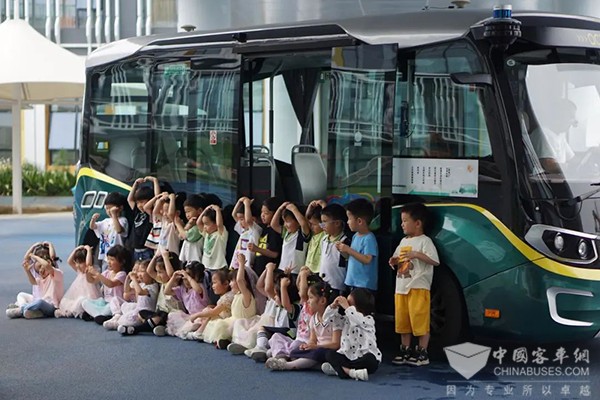 輕舟智航 自動駕駛小巴 龍舟ONE 幼兒園
