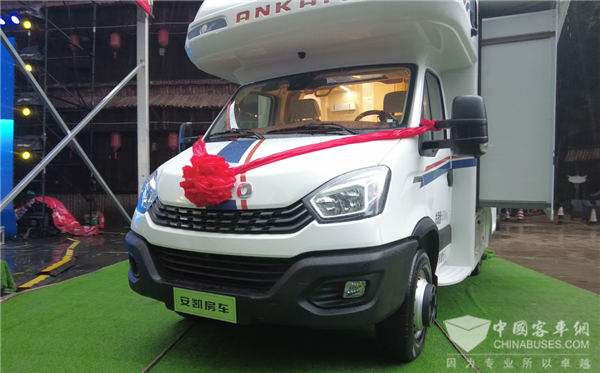 ?你與“詩(shī)和遠(yuǎn)方”的距離 或許只差一輛安凱房車而已