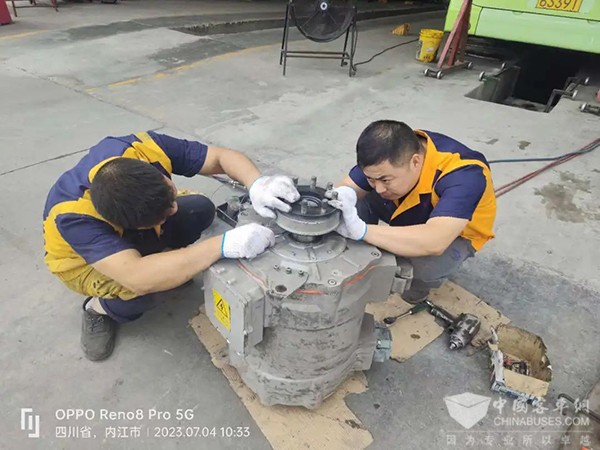 內(nèi)江公交集團 新能源公交車 變速箱 驅動電機 安全隱患