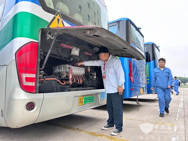 連云港市公交 LNG 燃?xì)廛囕v 機(jī)務(wù)專項(xiàng) 排查工作