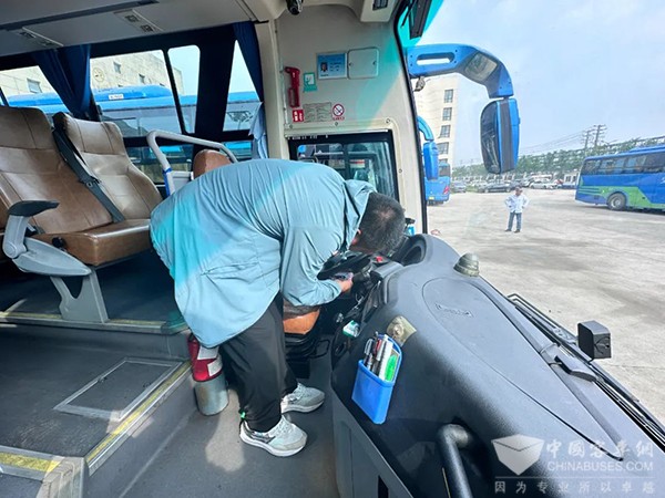 連云港市公交 LNG 燃?xì)廛囕v 機(jī)務(wù)專項(xiàng) 排查工作