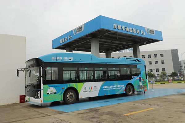 秉承綠色低碳 億華通氫燃料電池客車助力大運會