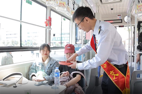 不斷提升服務(wù)質(zhì)量 徐州公交貼心惠民服務(wù)全面提檔升級(jí)