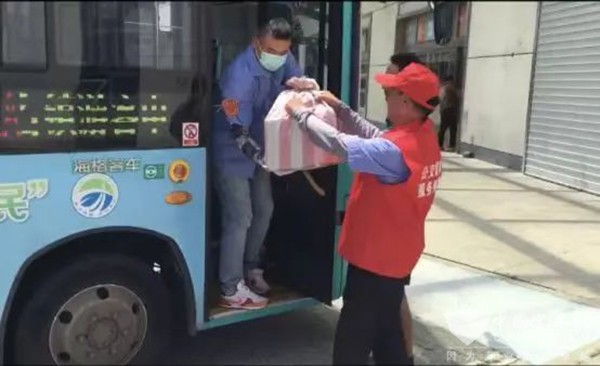 蘇州市公交集團(tuán) 城鄉(xiāng)物流服 交郵惠民 公交示范郵路