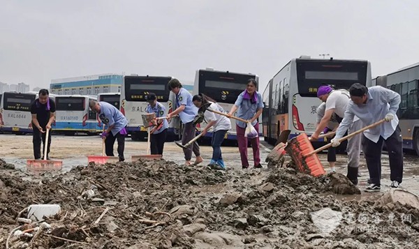 北京公交集團 暴雨洪峰 公交運營 應急救援