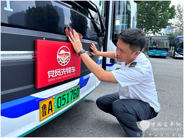 濟南公交 K169路 安全運營 敬老之心 專職司機