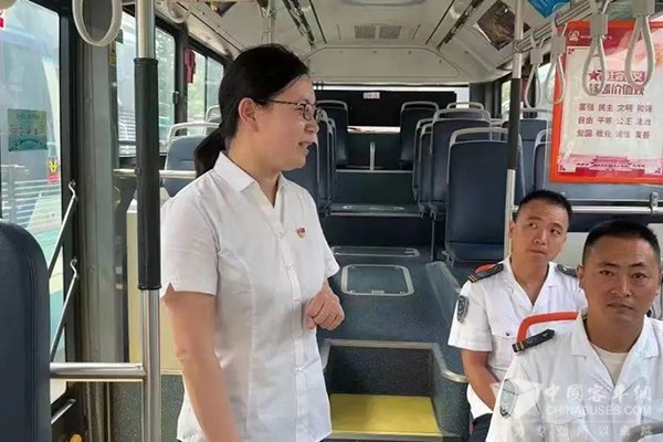 濟南公交 K169路 安全運營 敬老之心 專職司機