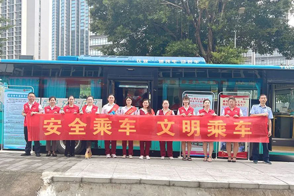 了解市民出行需求 深圳市西部公汽民意車廂再出發