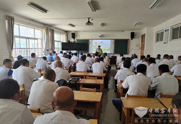 煙臺公交集團 出行服務保障 強校車安全 管理工作