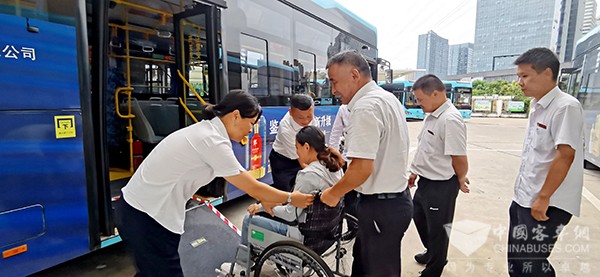 南昌公交集團(tuán) 老年人 出行便利 服務(wù)水平 敬老愛(ài)老專(zhuān)線(xiàn)