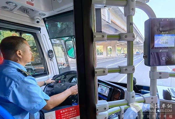 北京公交集團 通學公交車 試點開行 保障學生安全