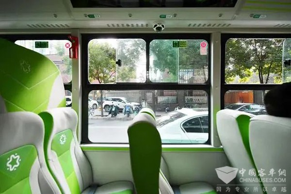 通學公交車 秋季學期 安全方面 新選擇