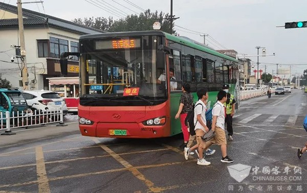 徐州公交 運(yùn)營(yíng)車(chē)輛 細(xì)致檢查 “護(hù)學(xué)”模式
