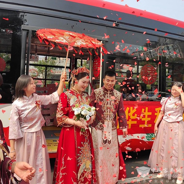 洛陽公交 18米 公交婚車 婚禮儀式