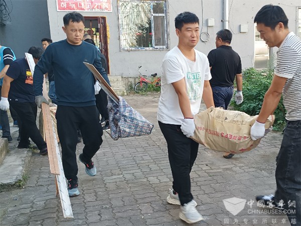 延吉公交集團 紅色星期五 黨員志愿 服務活動