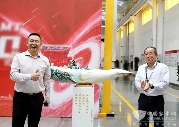 東風康明斯 贏動 AMT 第10000臺 下線