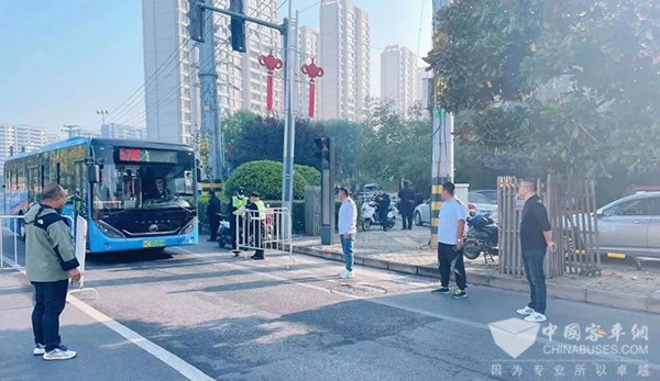 徐州公交 鐵人三項賽 保障用車 接駁車