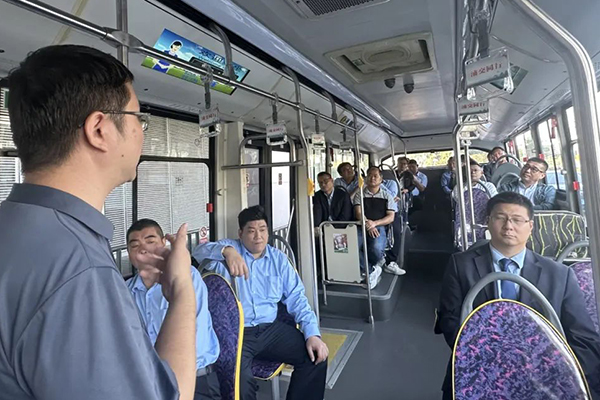 整潔形象迎進(jìn)博會(huì) 上南公交開展深化“一企一品”車輛清潔活動(dòng)