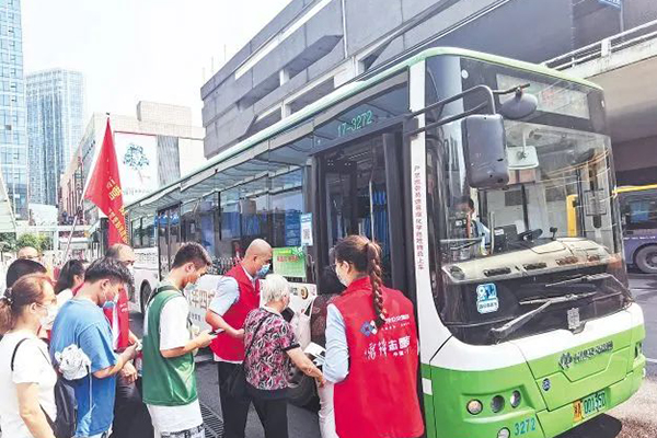 解決老年人迫切需求 長沙公交集團“敬老愛老”公交不斷投運