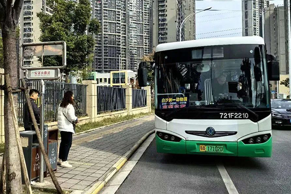 方便居民周末游玩 武漢公交試運行開通“公交旅游專線”