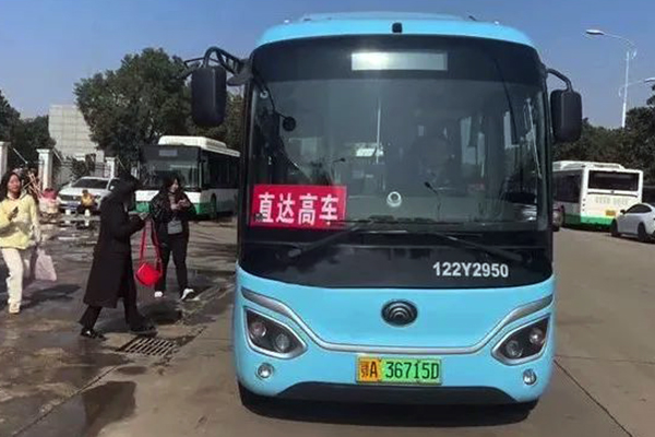 一站直達地鐵站 武漢公交集團“文高專線”開通試運行