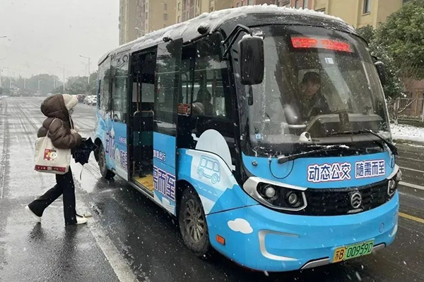 無錫公交集團(tuán)以雪為令 守護(hù)市民平安全力保障出行需求