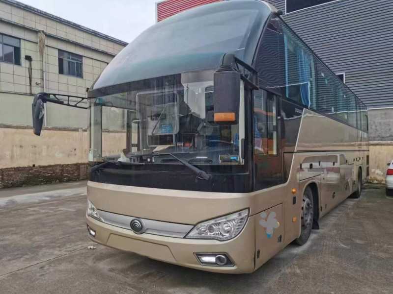 2018年7月 國五50座有司機(jī)睡艙新款航空座椅宇通6122客車 