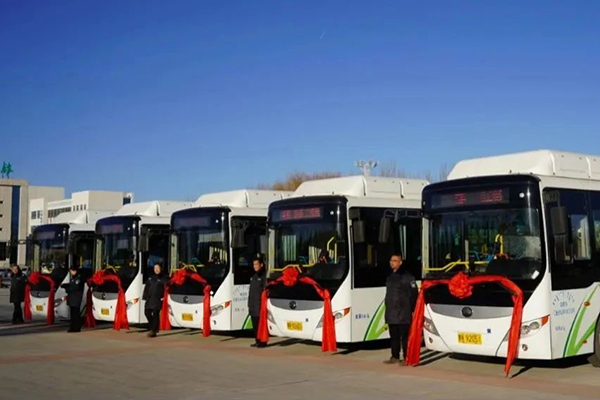 全市首個實施旗區 鄂爾多斯鄂托克前旗公交車正式免費乘坐